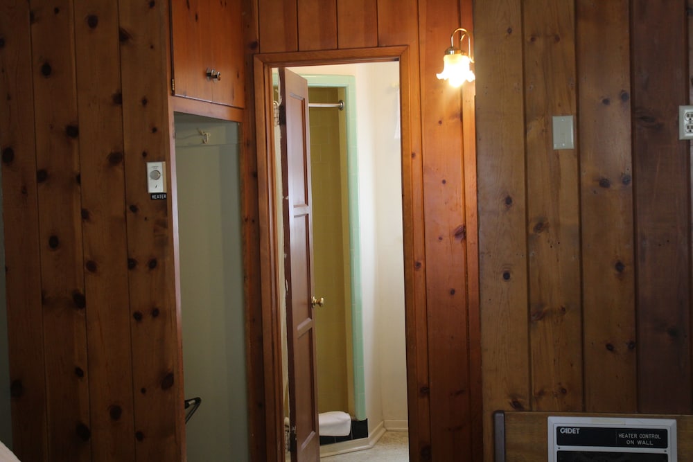Trees Motel - photo 32