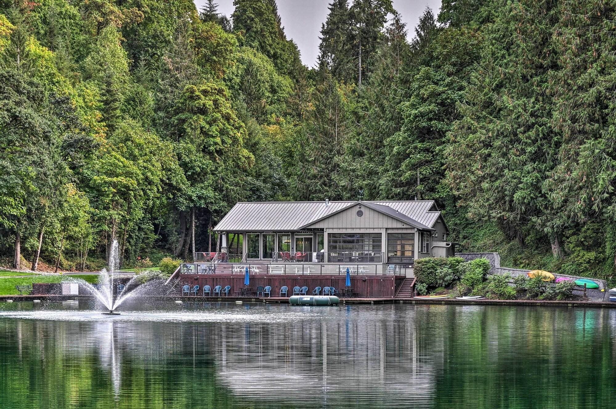 Luxurious Waterfront Retreat with Private Pond — hotel in Ridgefield