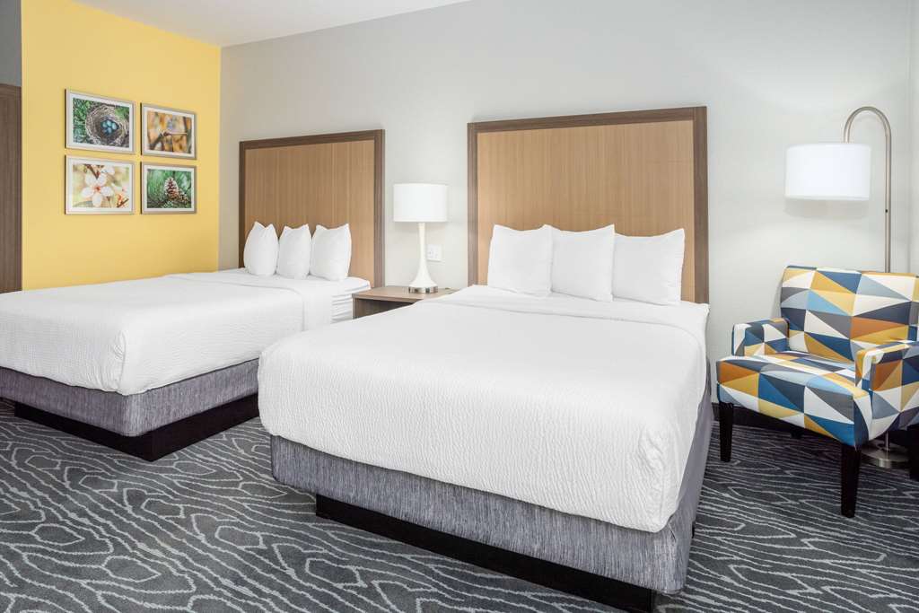La Quinta Inn & Suites by Wyndham Valdosta - photo 28