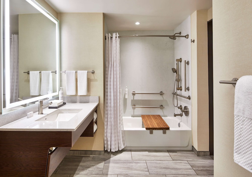 Embassy Suites by Hilton Nashville Downtown - photo 31
