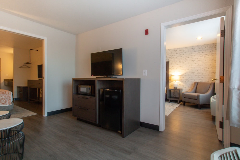 Oxford Suites Chico - photo 10