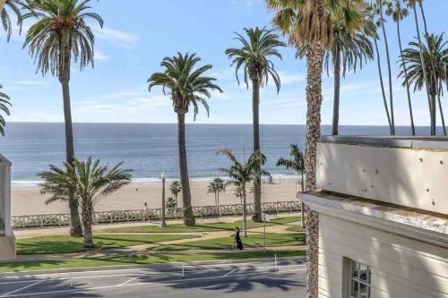 1 Luxury Apartment — 4-Star Luxury Hotel in Los Angeles, United States