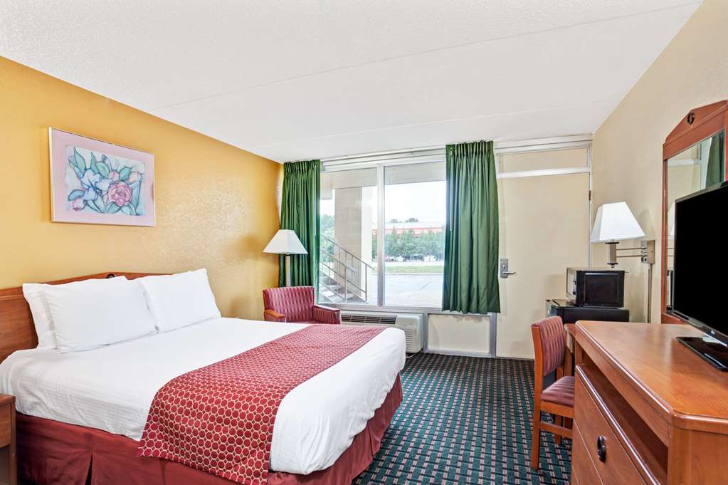 Days Inn by Wyndham Clarksville TN - photo 16