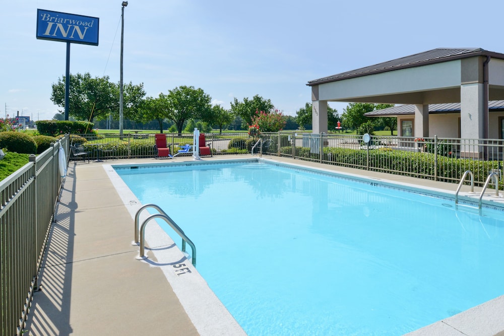 Briarwood Inn Of Geneva - photo 22