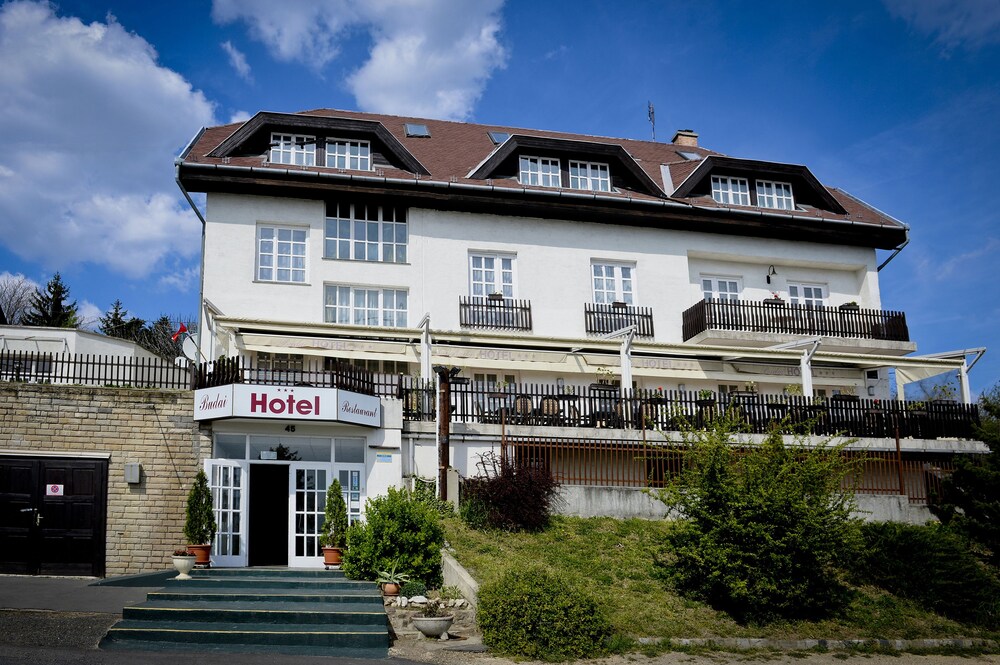 Budai - carbon neutral hotel in Budapest