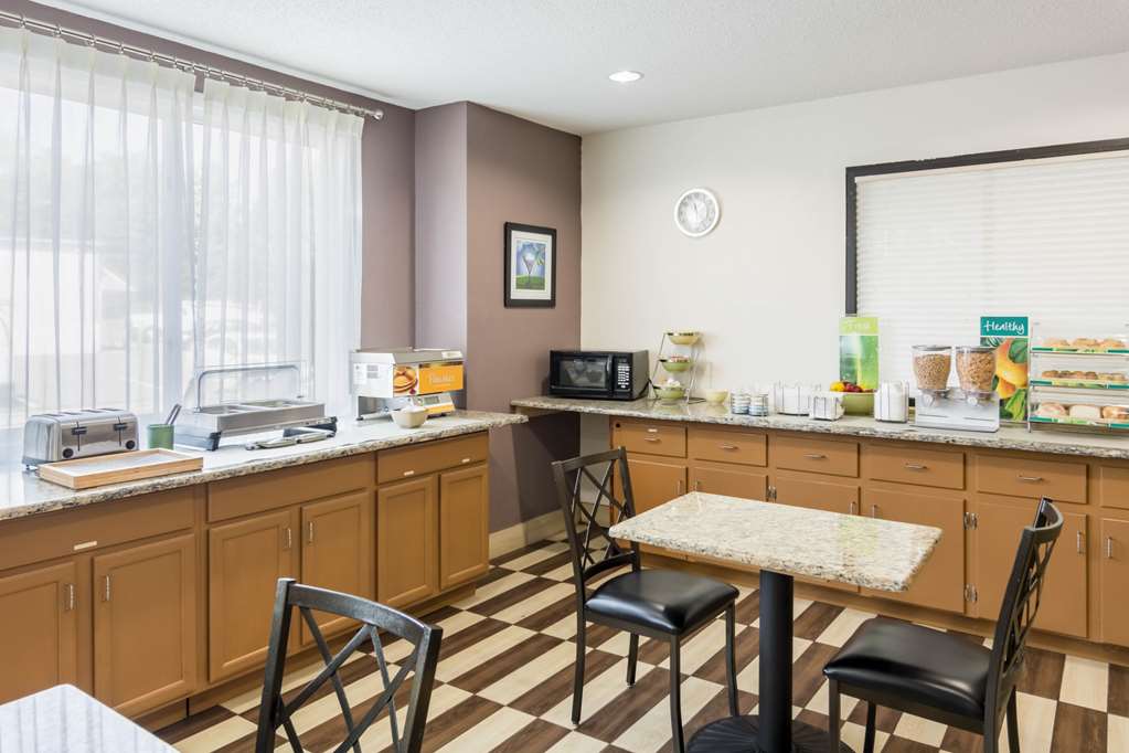 Quality Inn Warsaw near Rappahannock River - photo 28