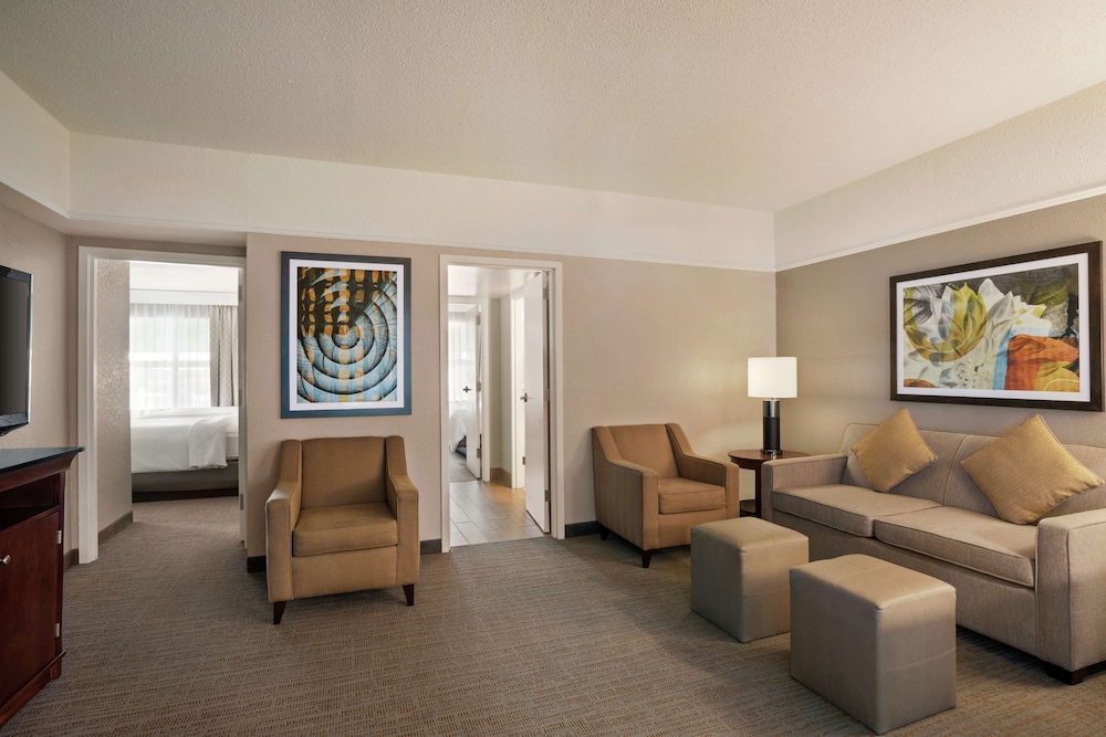 Embassy Suites by Hilton Brunswick - photo 17