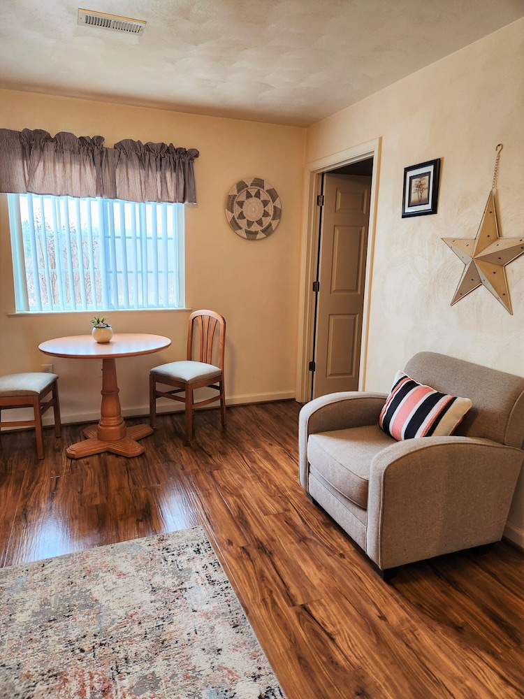 Affordable Corporate Suites Lanford - photo 41
