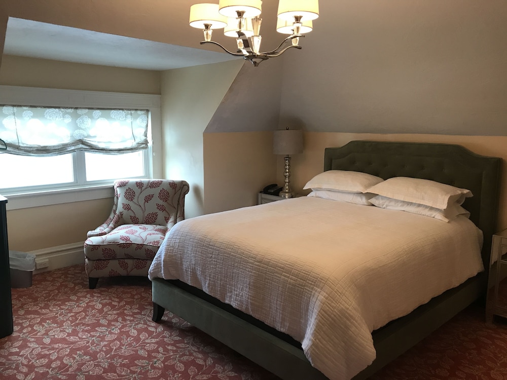 Thistledown At Seger House — Ligonier — photo 5