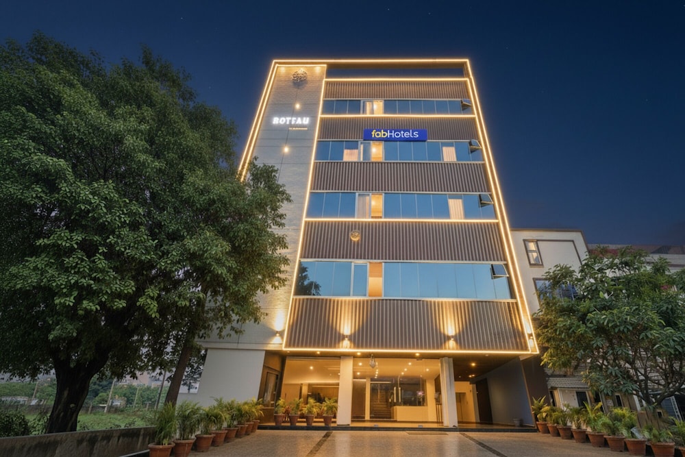 Fabhotel Dharani Grand in Khammam, India