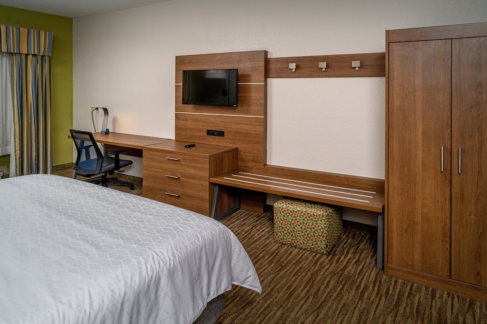 Holiday Inn Express Hotel & Suites Pikeville by IHG - photo 11