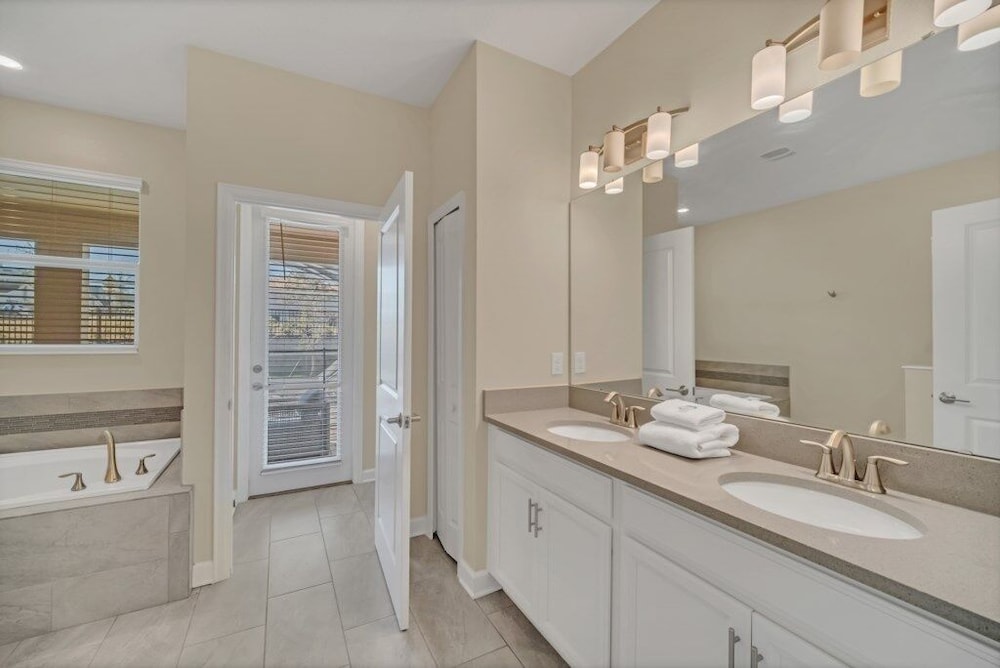 Ultimate 9 Champions Gate Resort Property With Spa 9 Bedroom Villa by RedAwning Kissimmee - photo 38