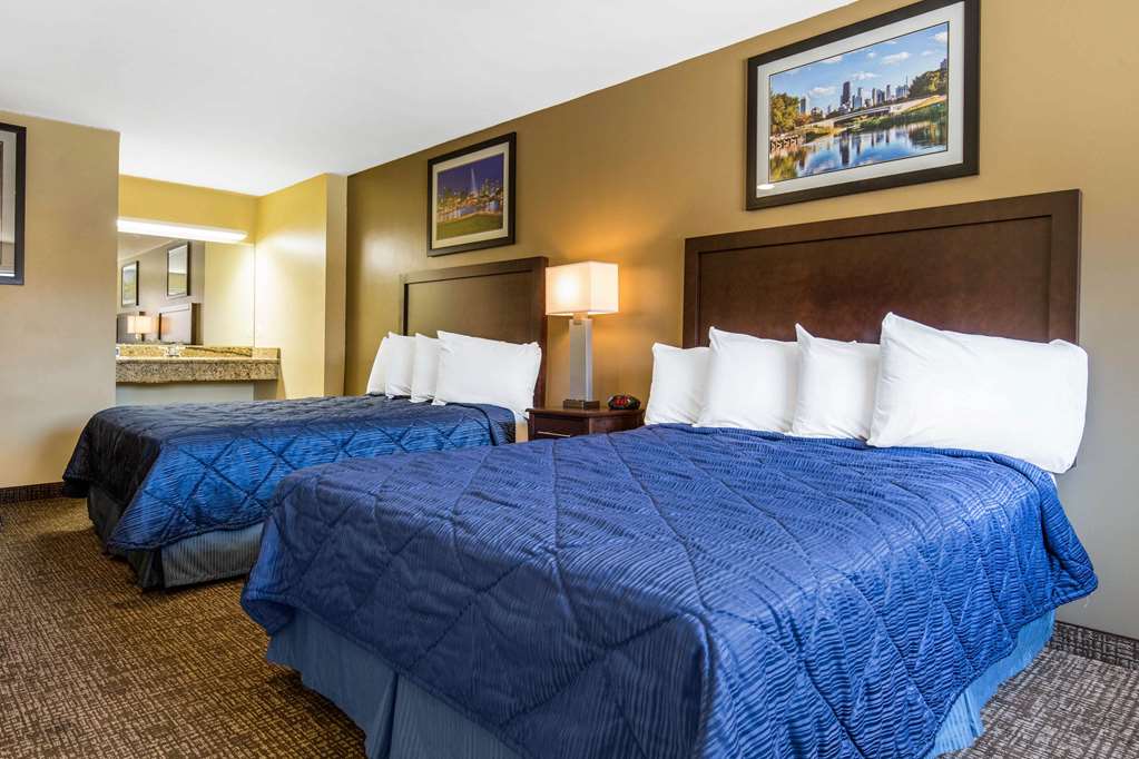 Rodeway Inn Lyons La Grange - photo 17