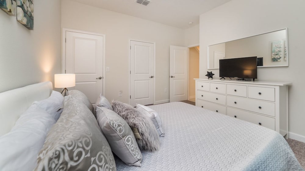 Grhdog9055 Champions Gate Resort 4 Bed 3 Baths Townhouse - photo 8