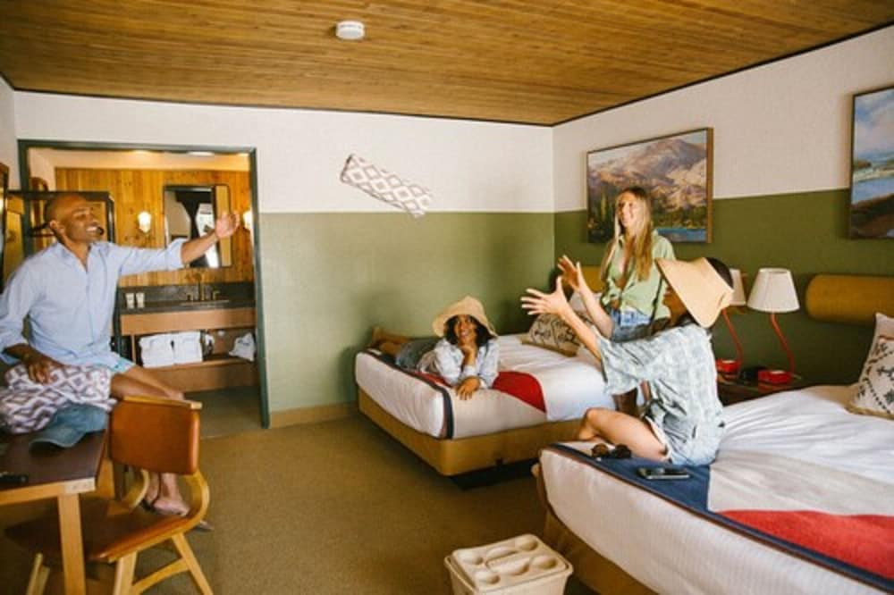 Station House Inn Near Heavenly Gondola - photo 18