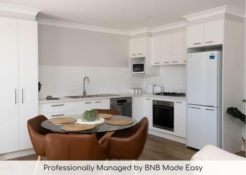 Villa on Matthews Modern & Cosy Escape for 2 — 4-Star Luxury Hotel in Orange, Australia