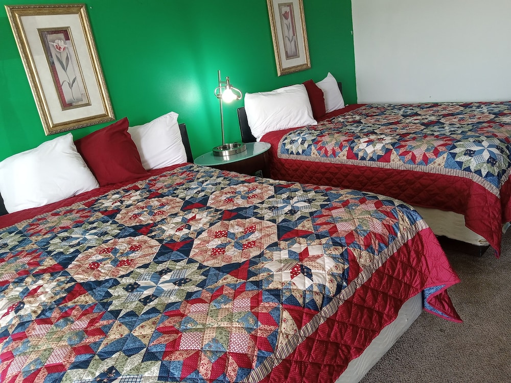 Capri Motel - photo 33