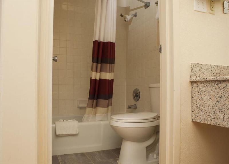 Red Roof Inn & Suites Jackson TN - photo 14
