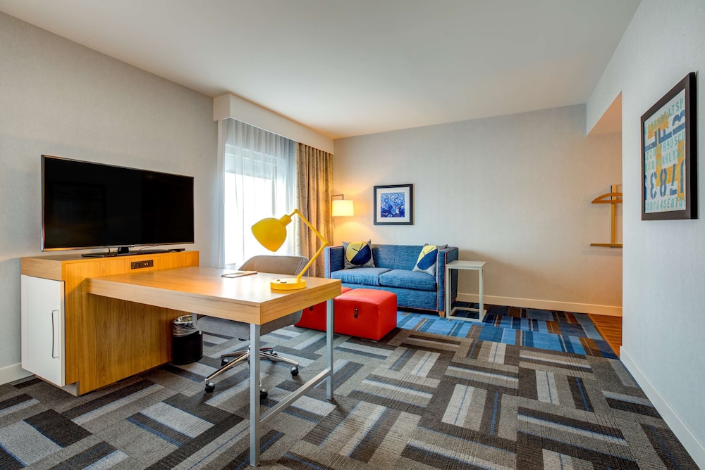 Hampton Inn & Suites Boston Waltham - photo 15