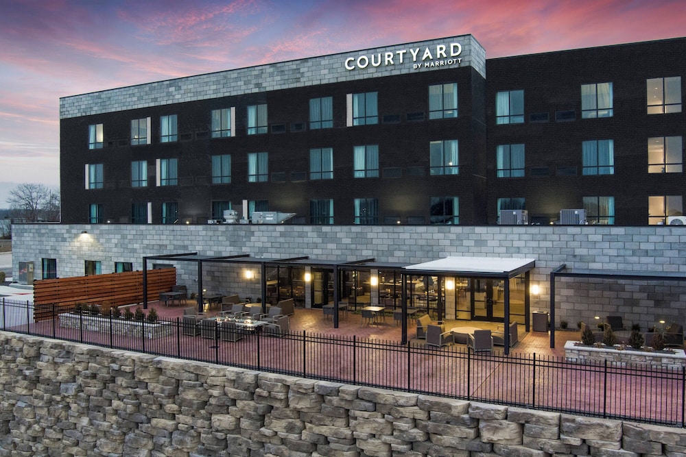 Courtyard by Marriott Jefferson City - photo 32