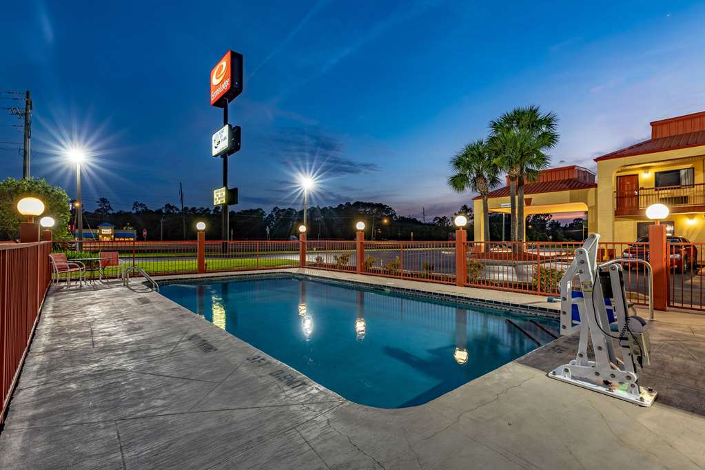Econo Lodge Kingsland - photo 22