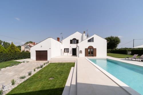 Villa Bosa — 4-Star Luxury Hotel in Porec, Croatia