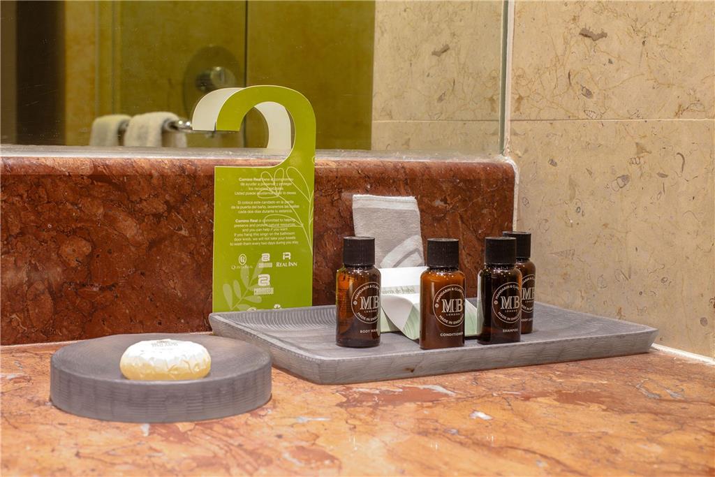 Deluxe bathroom amenities