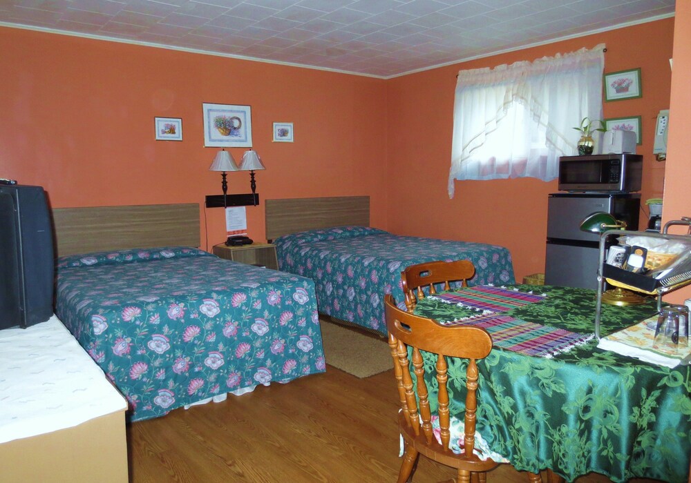 Four Seasons Motel - photo 4