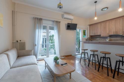Serenity Haven New Renovated 2Br Apt in Koukaki — 4-Star Luxury Hotel in Athens, Greece