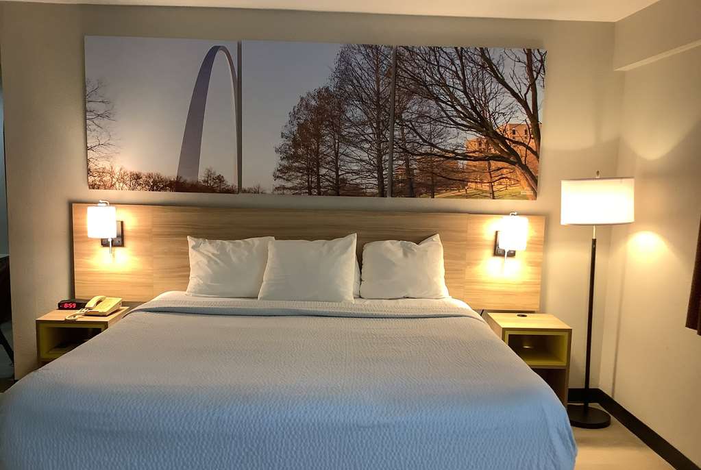 Days Inn by Wyndham Kingdom City - photo 22