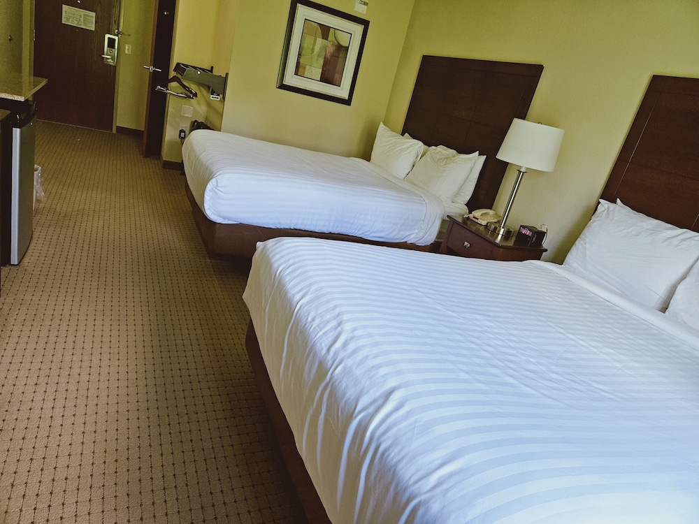 Cobblestone Inn & Suites Bloomfield - photo 12