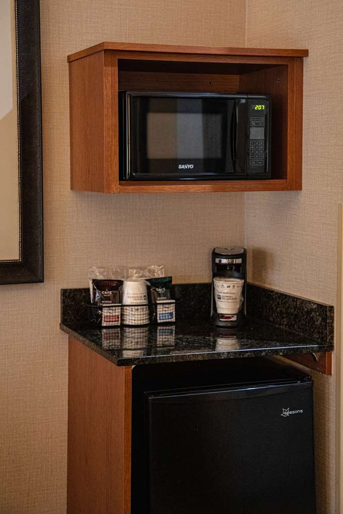 Best Western University Inn & Suites - photo 32