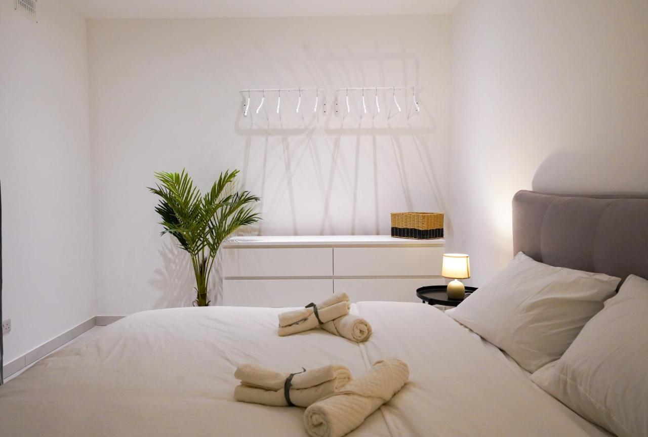 Luxury brand new holiday apartments TOP location — 4-Star Luxury Hotel in Swieqi, Malta