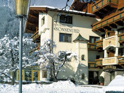 Sporthotel Sonnenuhr Hotel — Kramsach