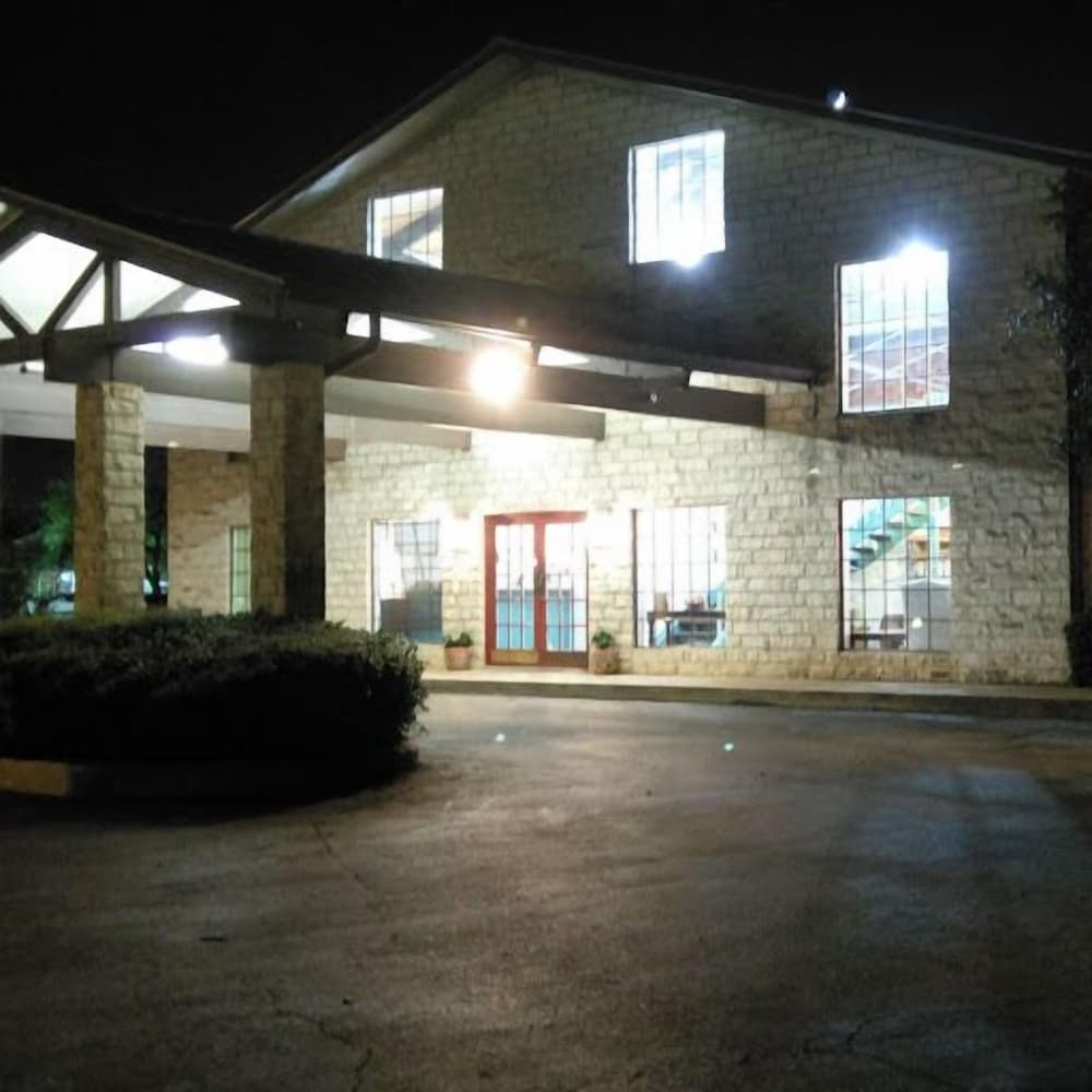 Windcrest Inn and Suites - photo 62