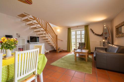 Feriendorf Rugana Komfort Appartement mit 2 Schlafzimmern und Terrasse A01 — 4-Star Luxury Hotel in Dranske, Germany