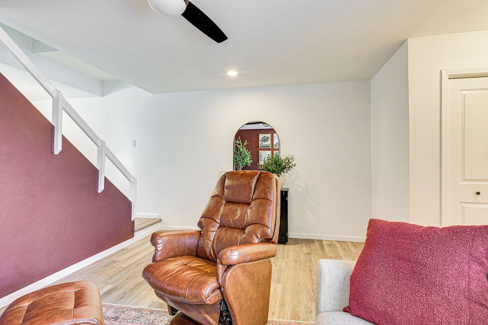 Convenient Bryan Townhome w Patio 3 Mi to A&m — Bryan — photo 5
