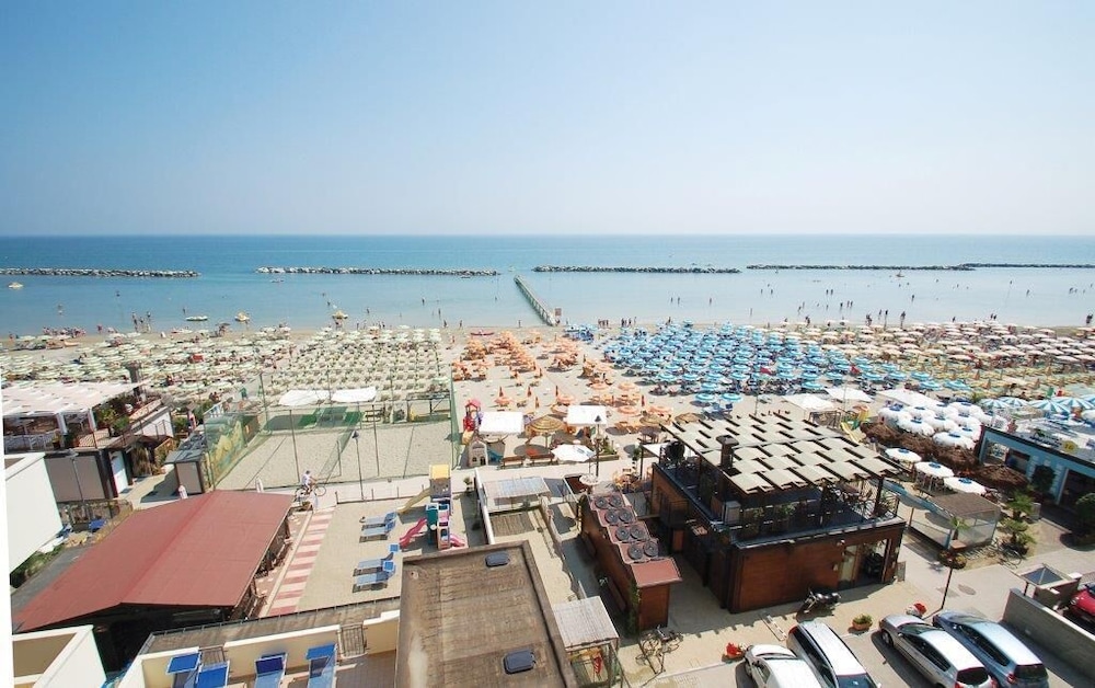 Hotel Frontemare Beach — hotel in Gatteo-Sant'angelo