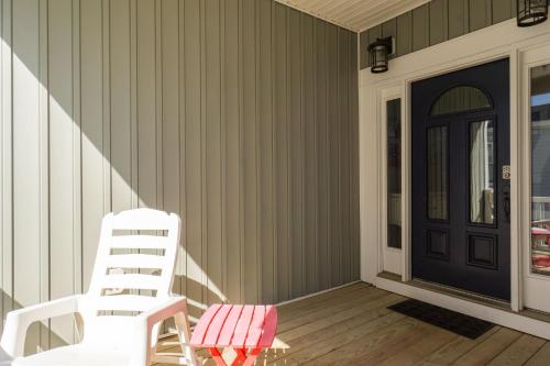 The Treasure Chest by Oak Island Accommodations - photo 9