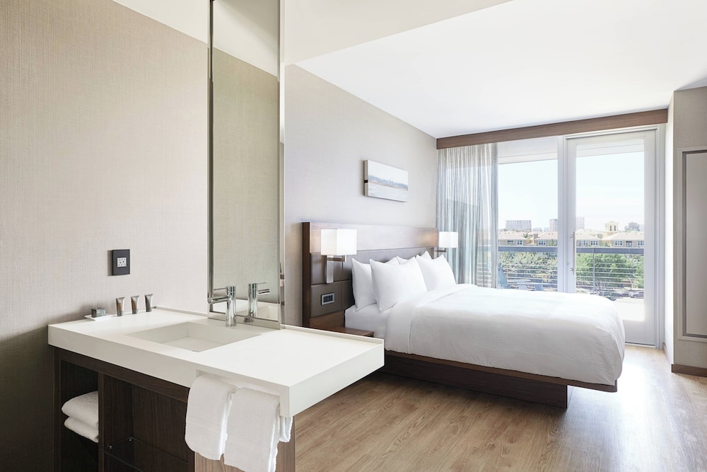 AC Hotel Irvine - photo 10