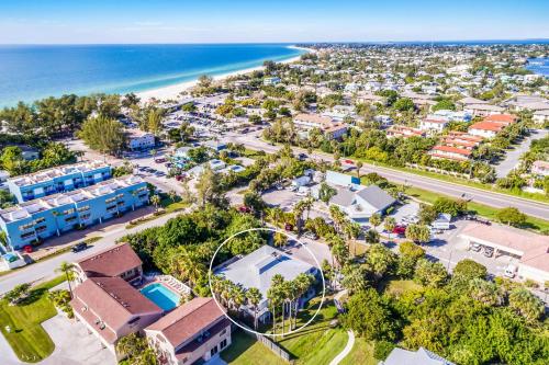 Seabreeze D in Holmes Beach, United States