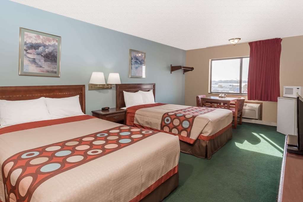 Super 8 by Wyndham Woodstock - photo 7