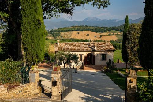 Casale Isidoro — hotel in Castel Ritaldi
