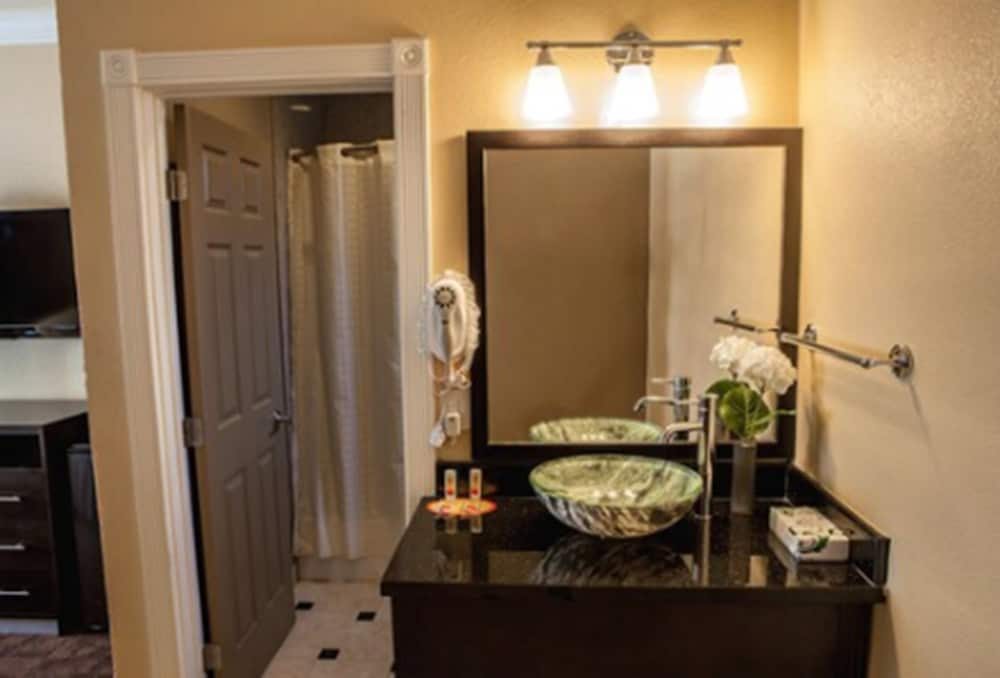 Marinwood Inn & Suites - photo 22