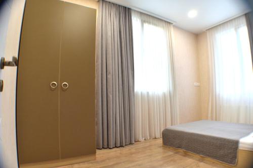 Nikas apartment with balcony in old Tbilisi
