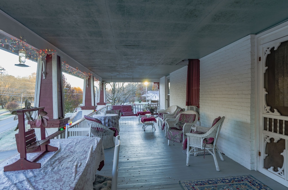 Armour's Hotel - photo 37