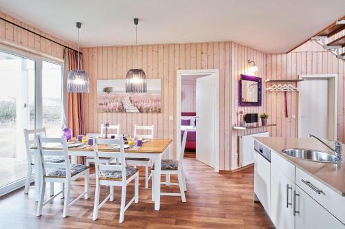 Typ F John Silver Kapitänshaus — 4-Star Luxury Hotel in Neustadt In Holstein, Germany