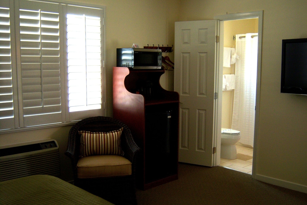 Bella Capri Inn - photo 4