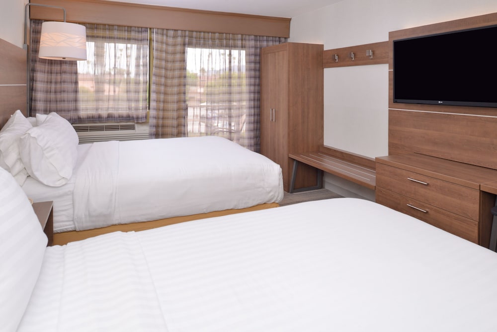 Holiday Inn Express Palm Desert by IHG - photo 14