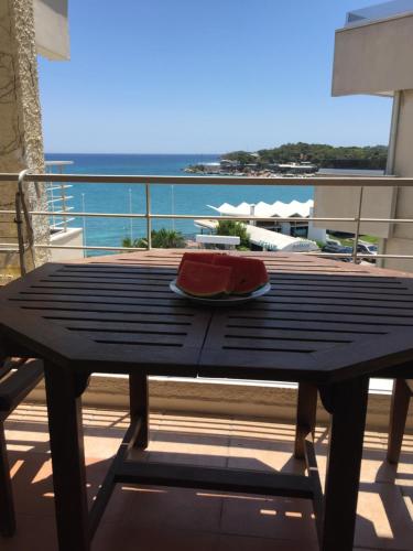 Vouliagmeni on the Beach — hotel in Vouliagmeni